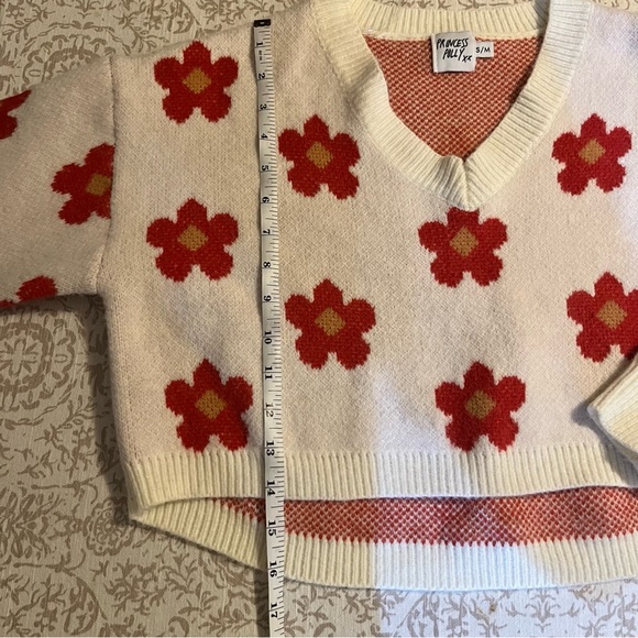 Princess Polly cropped v-neck sweater w/ flower prints Size S/M - Picture 4 of 4